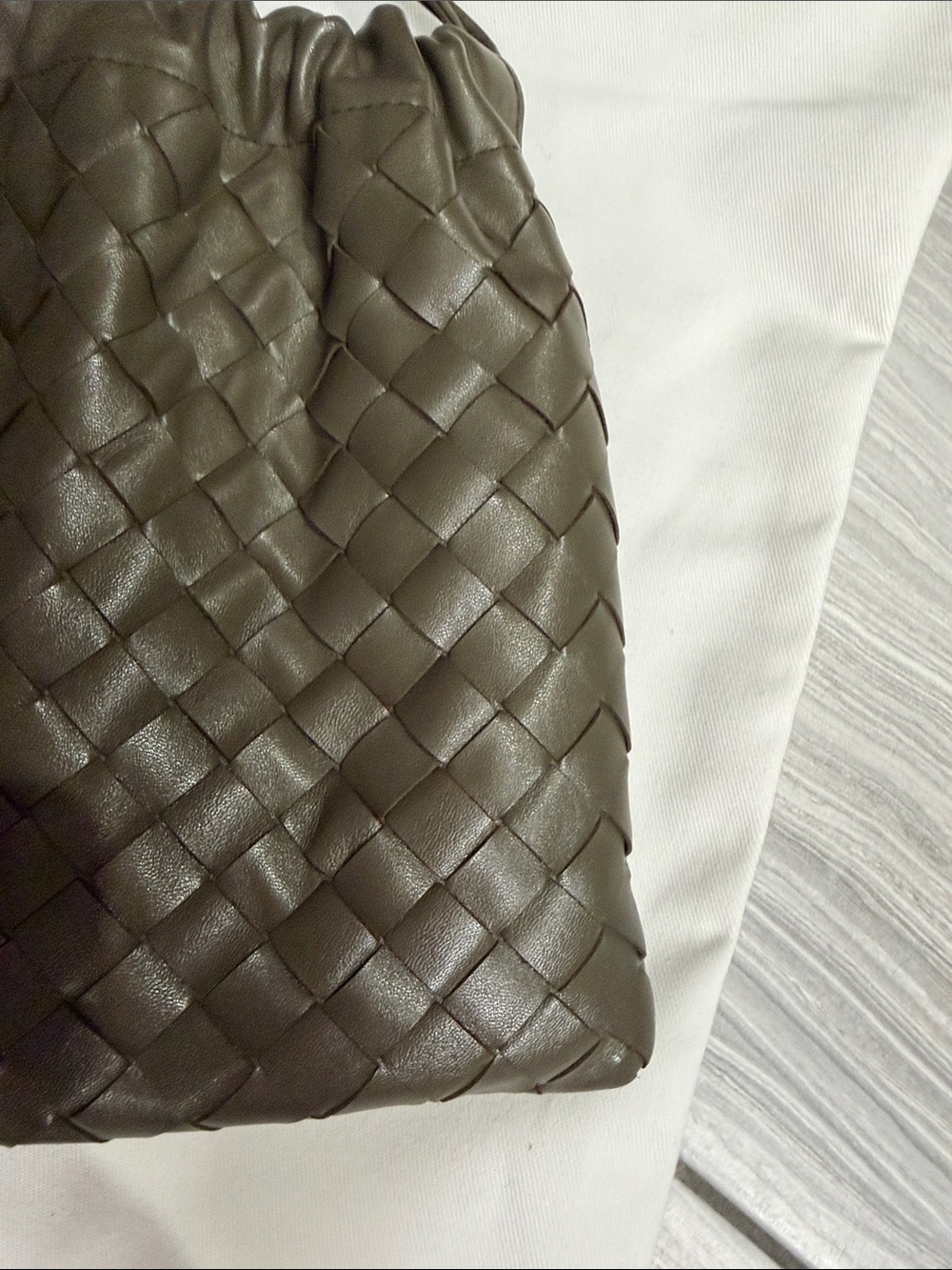 Bottega Veneta Medium Pouch in Cypress Green - Picture 7 of 16